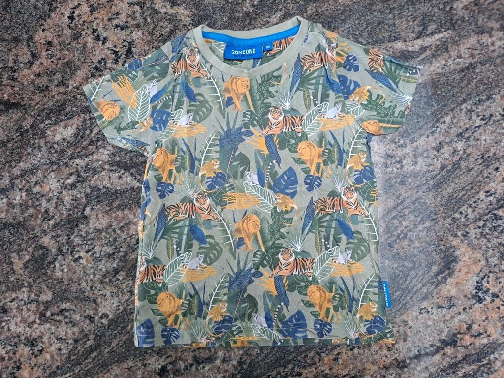 Mt 92 Kakigroene T-shirt leeuwen, tijgers, aapjes, Kinderen en Baby's, Kinderkleding | Maat 92, Ophalen of Verzenden, Zo goed als nieuw
