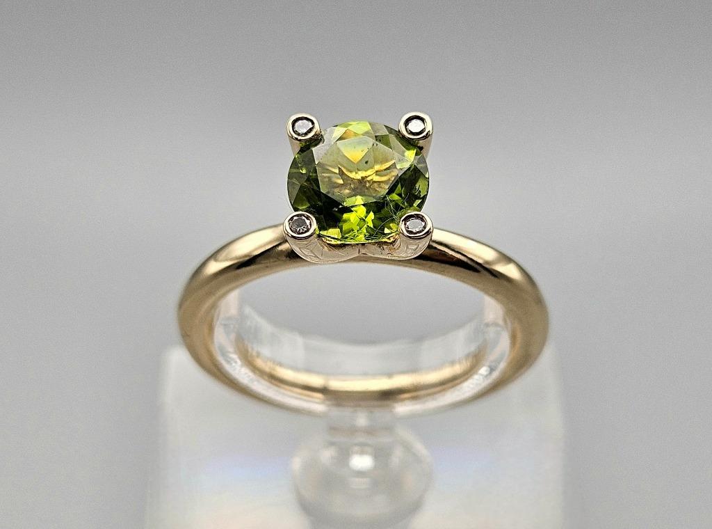 Gouden Vintage ring edelsteen peridot en diamant. 2025/54., Handtassen en Accessoires, Ringen, 19 tot 20, Ophalen of Verzenden