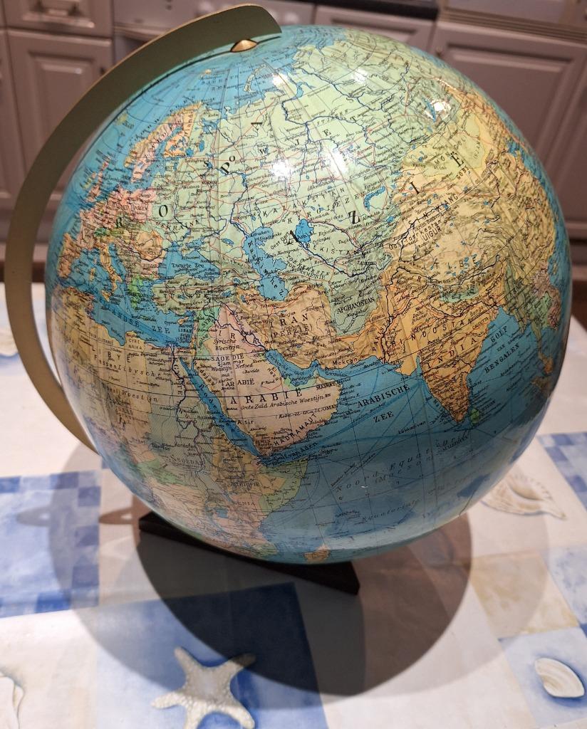 oude wereldbol, Enlèvement