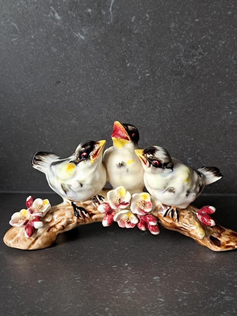 3 oiseaux sur une branche - figurine en porcelaine, Antiquités & Art, Antiquités | Porcelaine, Enlèvement ou Envoi