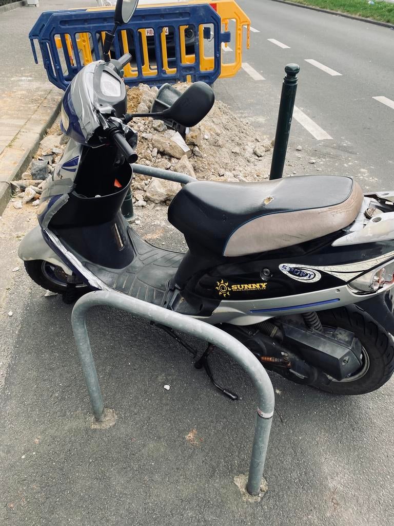 Scooter 50cc, Enlèvement, Utilisé, Classe B (45 km/h), Essence