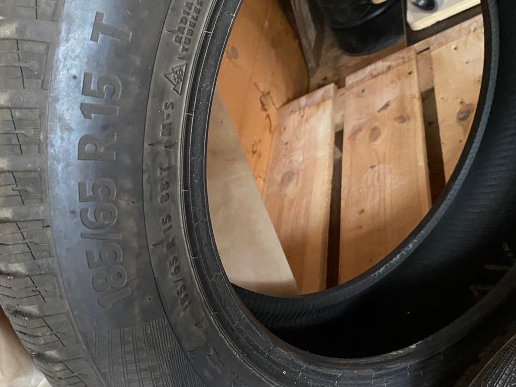 Lot 2 pneus hiver Continental 185/65R15T, Enlèvement, Utilisé