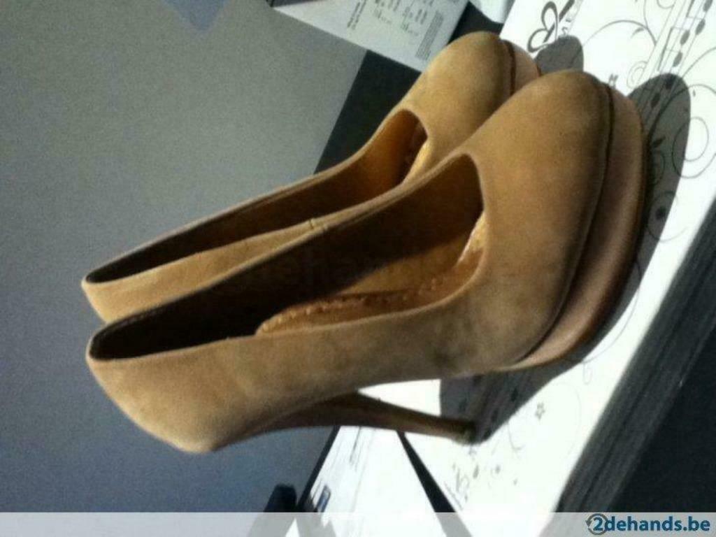 pumps fluweelzacht abrikooskleur, Ophalen, Pumps, Overige kleuren, Zo goed als nieuw