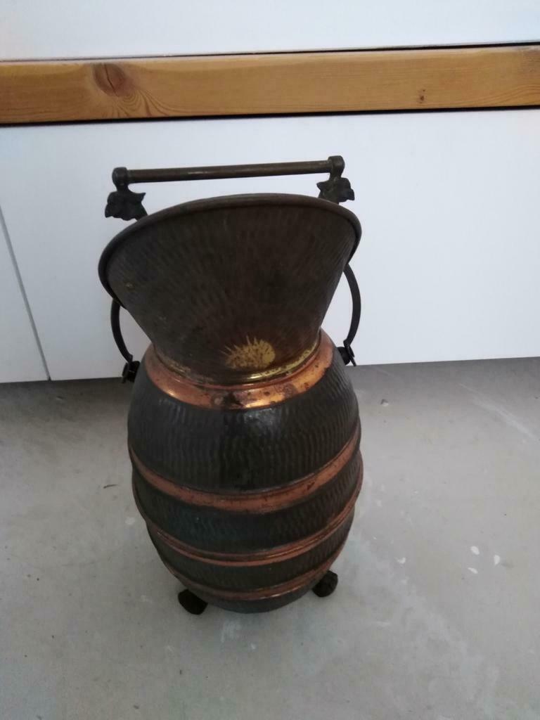 Koperen kolenkit op 3 voetjes, Ophalen