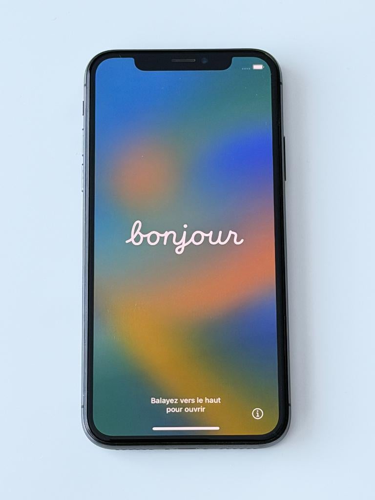 iPhone X (iPhone 10) 256GB+base audio/réveil/chargeur offert, 256 GB, 80 %, Gris, Enlèvement ou Envoi