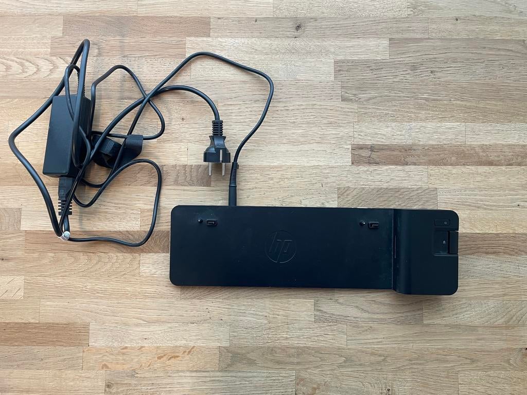 HP 2013 UltraSlim Docking Station + oplader, Ophalen, Hp, Docking station, Gebruikt