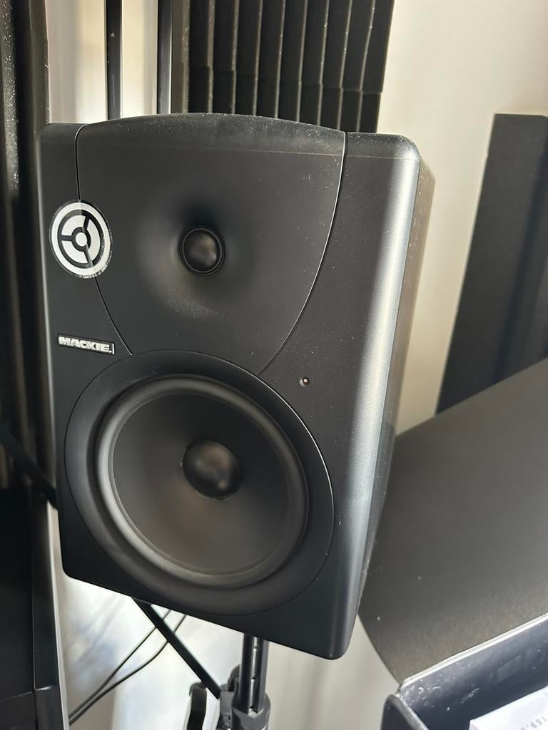 Mackie mr8 pro studio monitors, Audio, Tv en Foto, Luidsprekerboxen, Ophalen, Zo goed als nieuw, Front, Rear of Stereo speakers