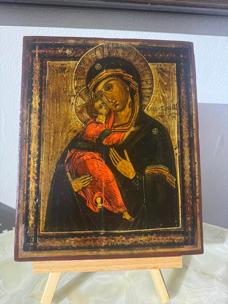 antiek Russisch-orthodox icoon. Vladimirskaya, Ophalen