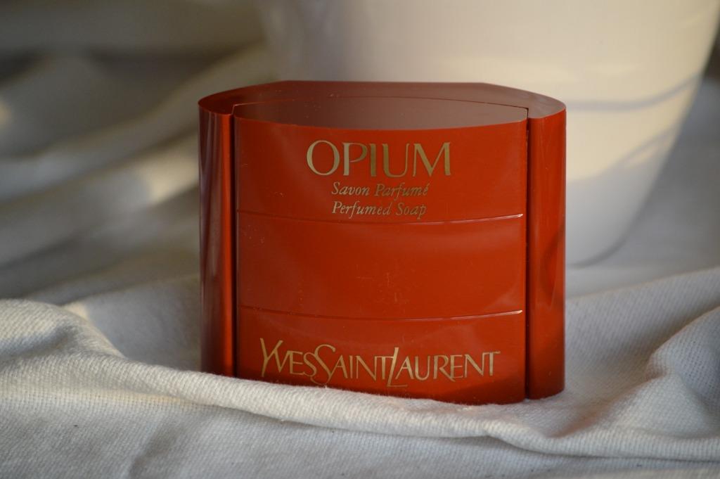 Yves Saint Laurent "Opium" Zeep / VINTAGE IN NIEUWE STAAT !, Ophalen of Verzenden, Nieuw