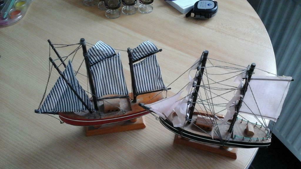 paire de maquettes "bateaux à voiles" H: 20 x 20 cm  vintage, Enlèvement ou Envoi, Comme neuf