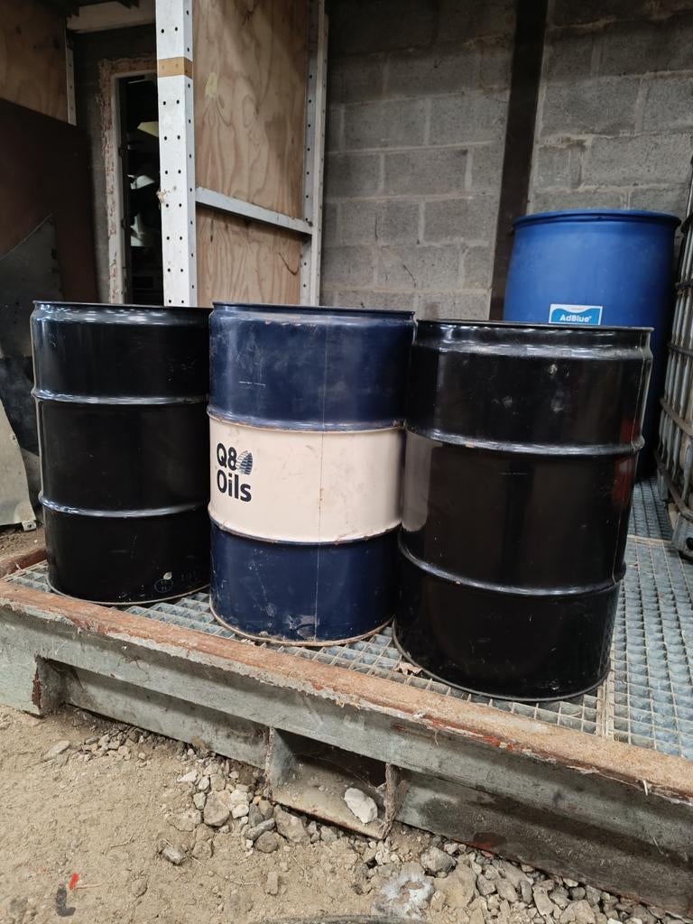 Lege olievaten 200 liter, Ophalen, Gebruikt