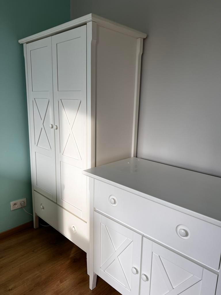 Mooie slaapkamer van Childwood luiertafel kleerkast nachtkas, Ophalen, Zo goed als nieuw