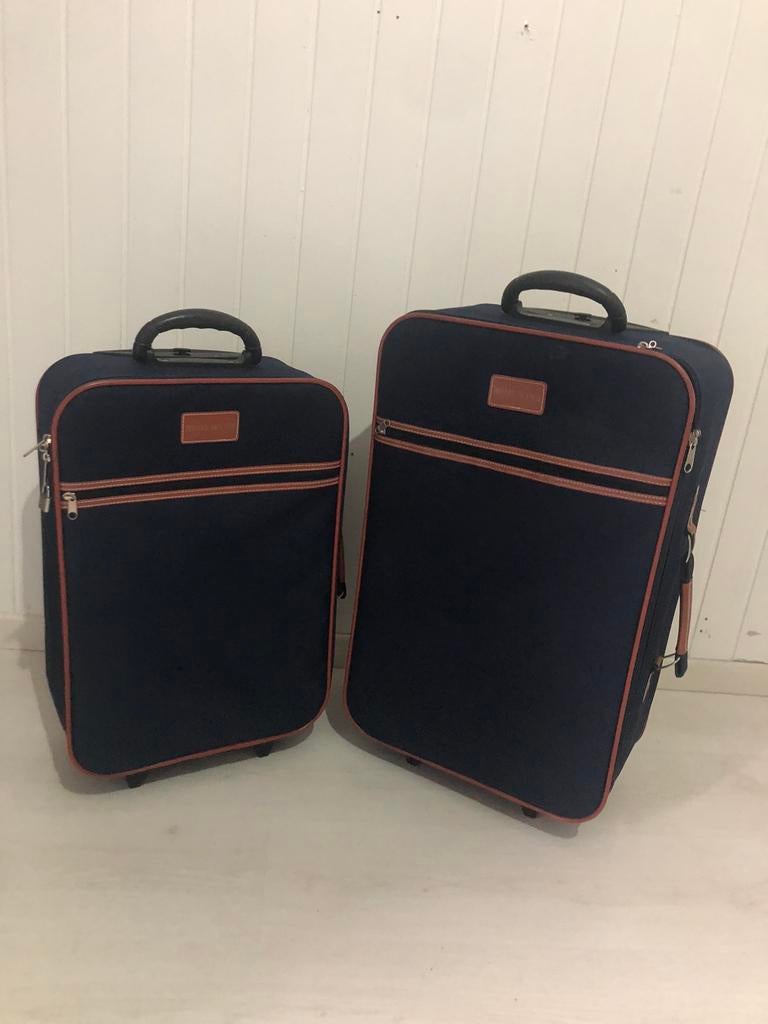 2 valises servis une fois, Enlèvement, Comme neuf