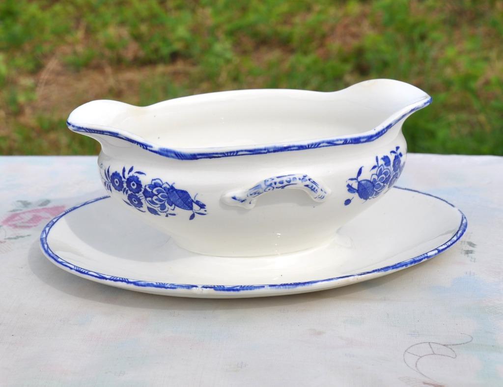 sauciere monobloc  boch grand bouquet, Enlèvement ou Envoi