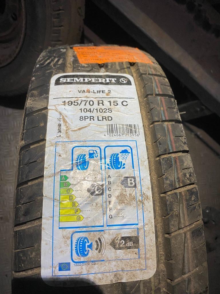 195/70 r15 roue de secours pneu + jante pour mb sprinter, Autos : Pièces & Accessoires, Neuf, 15 pouces, Pneus et Jantes, Véhicule utilitaire