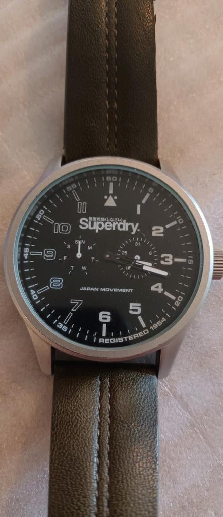Montre à pile (nouvelle) pour homme de la marque Superdry, Enlèvement