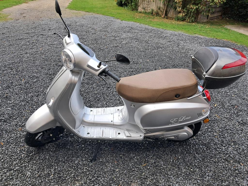 Sccoter électrique, Comme neuf, Classe B (45 km/h), Enlèvement, Électrique