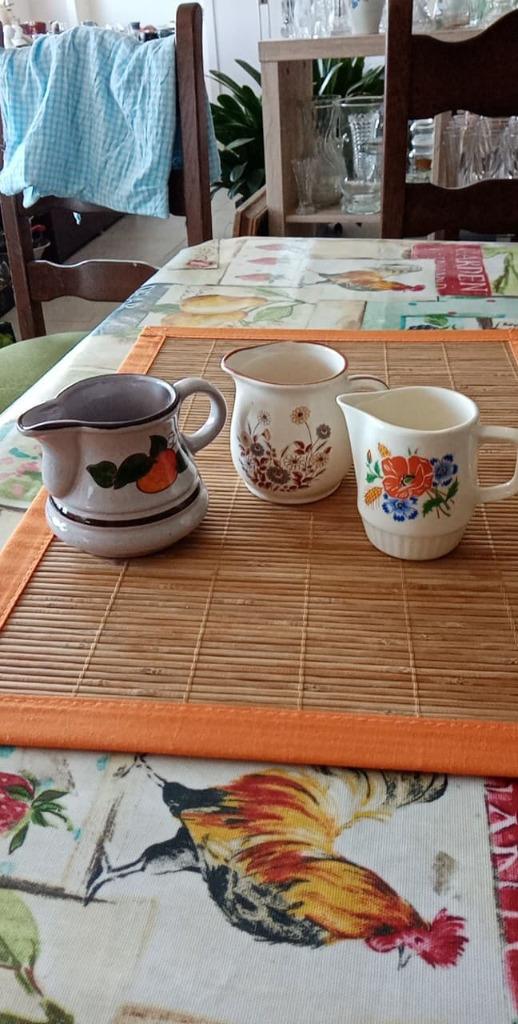 mlelkkannen beige tint met bloemmotief, Ophalen of Verzenden, Huis en Inrichting