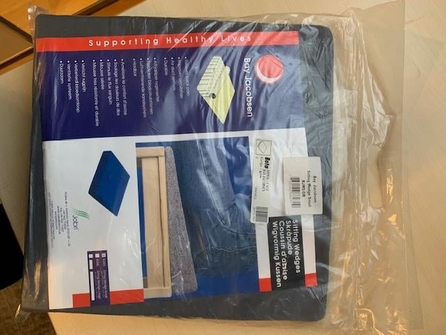 Orthopedisch wigvormig zitkussen Bay Jacobsen - NIEUW, Ophalen, Nieuw