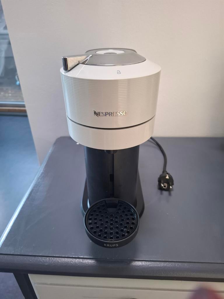 Machine à café Nespresso Vertuo Next, 37 capsules gratis, Ophalen