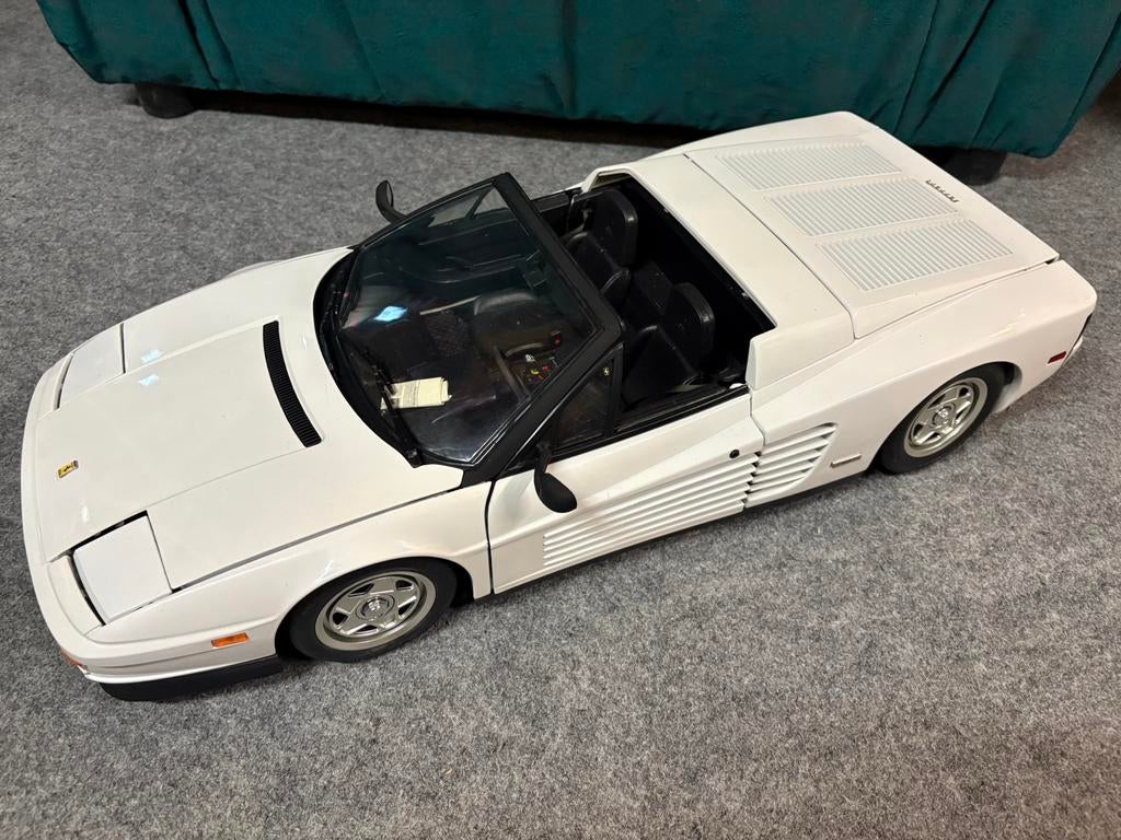 Pocher Ferrari 1:8 Testarossa Spider, Enlèvement, Comme neuf