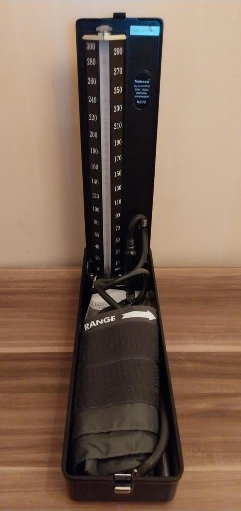 Oude bloeddrukmeter of sphygmomanometer in kistje, Antiek en Kunst, Curiosa en Brocante, Ophalen of Verzenden