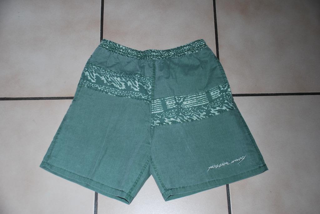 Short maillot Boardshort vert tilleul et beige T164cm ou 14A, Enlèvement ou Envoi, Comme neuf, Garçon, Vêtements de sport ou Maillots de bain