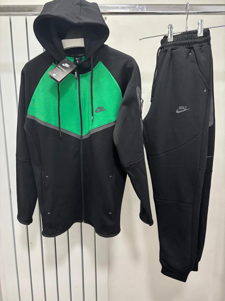 Training Nike tech - maat : M - XXL, Vêtements | Hommes, Enlèvement ou Envoi, Neuf