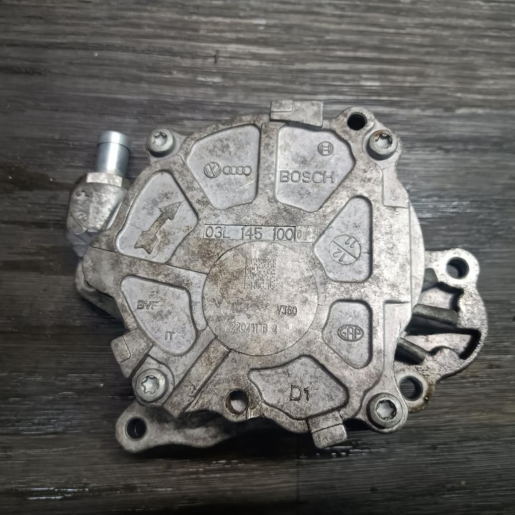 Vacuumpomp 03L145100 Volkswagen Audi Skoda Seat, Ophalen of Verzenden, Gebruikt, Seat