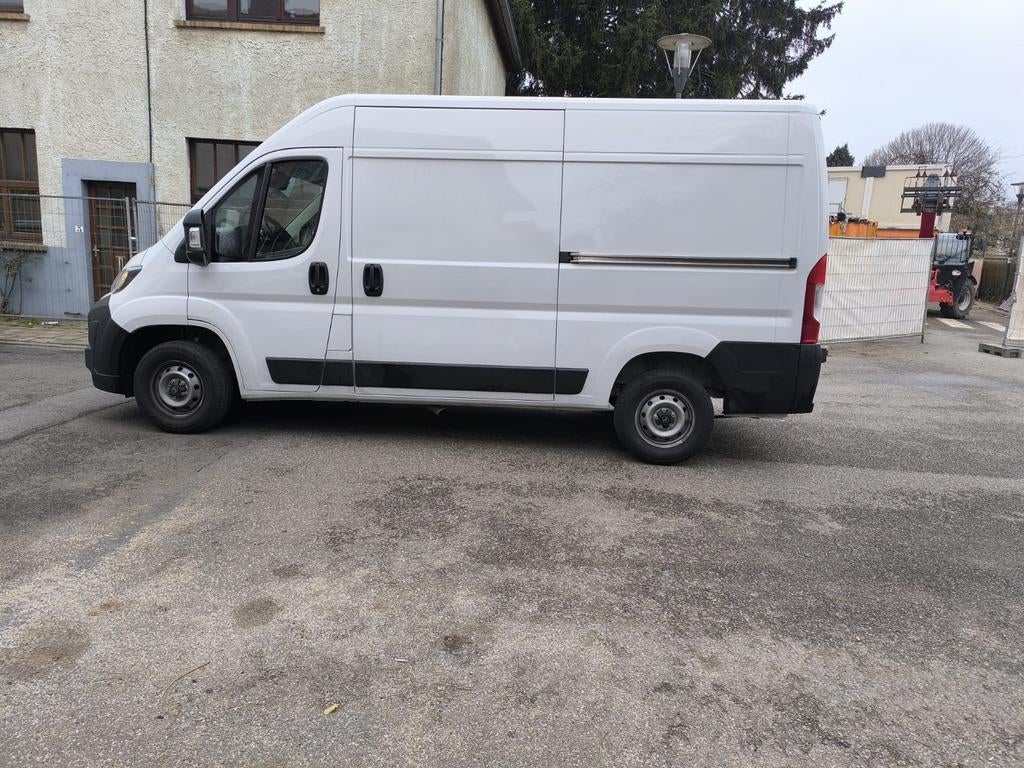 Location de camionnettes neuves – Confort & Fiabilité, Diensten en Vakmensen, Koeriers, Chauffeurs en Taxi's