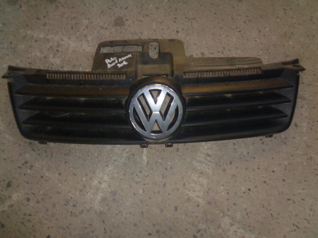A vendre calandre Polo 2001 à 2004, Enlèvement, Utilisé, Gauche, Volkswagen