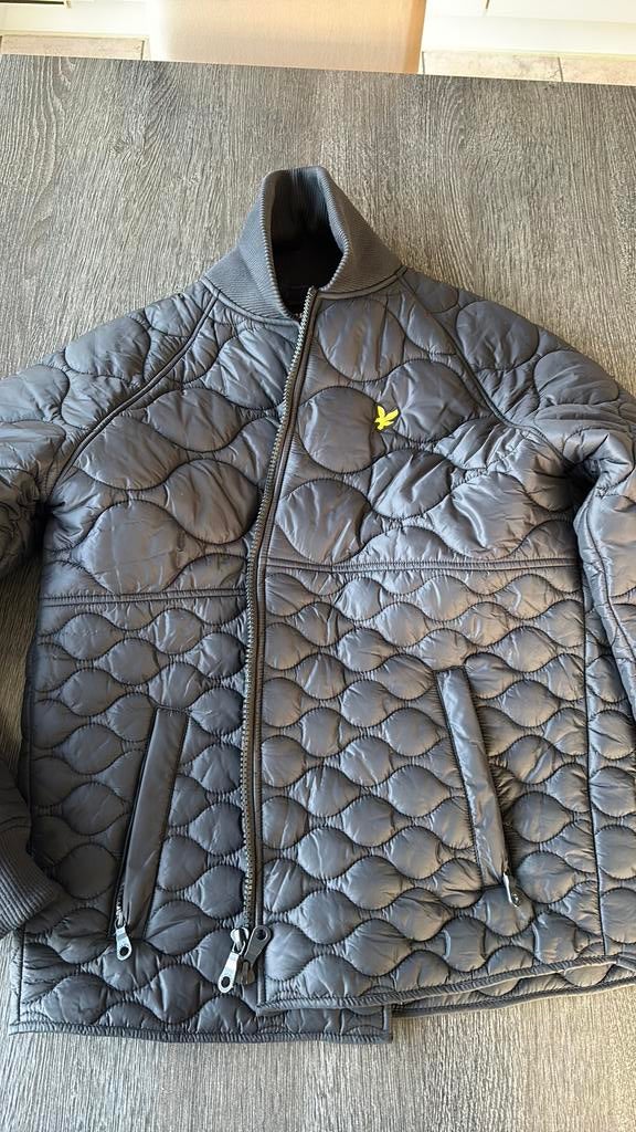 Zwarte winterjas Lyle&Scott (L), Ophalen of Verzenden, Zo goed als nieuw