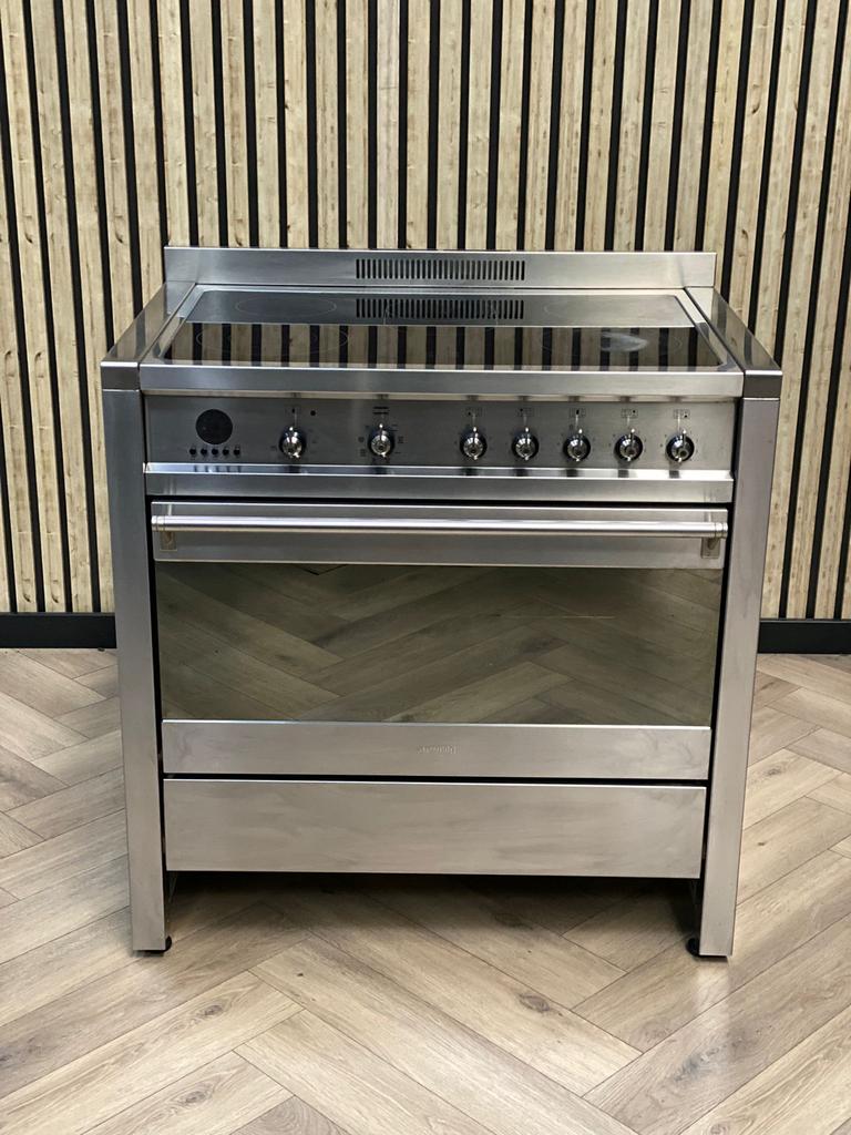 Smeg Inductie Fornuis + grote multifunctionele oven, Ophalen of Verzenden, Zo goed als nieuw, Grill, Gas