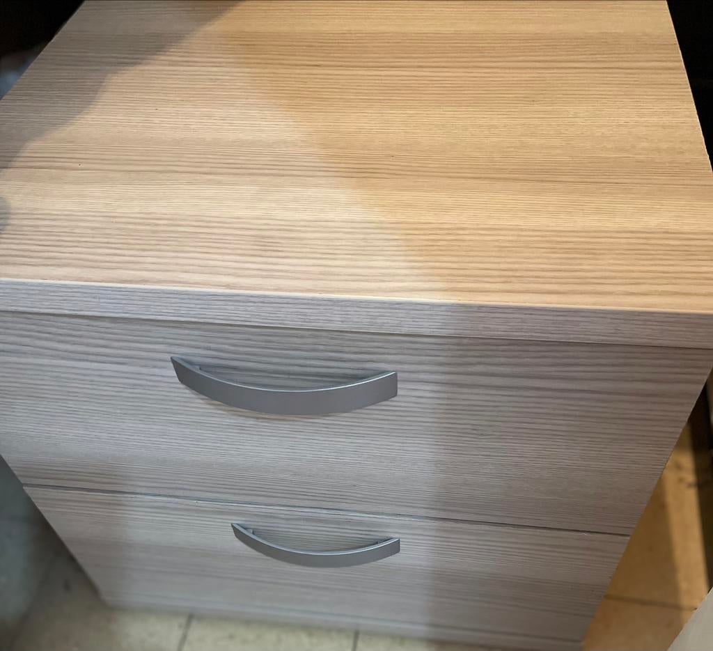 Table nuit, Enlèvement, Comme neuf