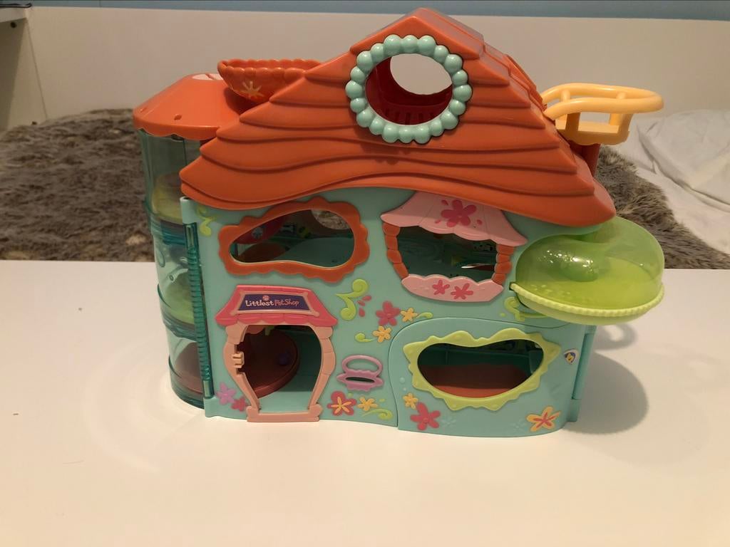 Maison Pet shop 2, Zo goed als nieuw