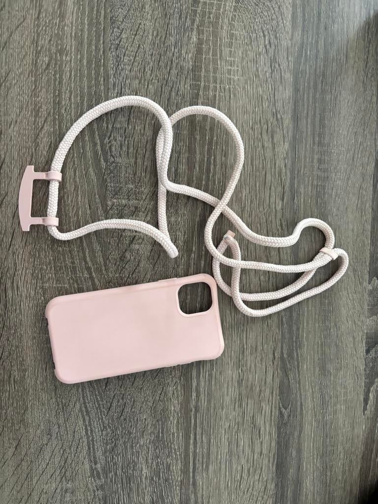 Hoesje met koord Iphone 11, Ophalen of Verzenden, Zo goed als nieuw, IPhone 11, Hoesje of Tasje