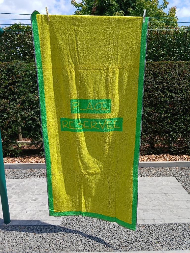 Serviette de plage Royal neuve !, Maison & Meubles, Salle de bain | Linge de bain & Accessoires, Enlèvement ou Envoi, Neuf, Vert