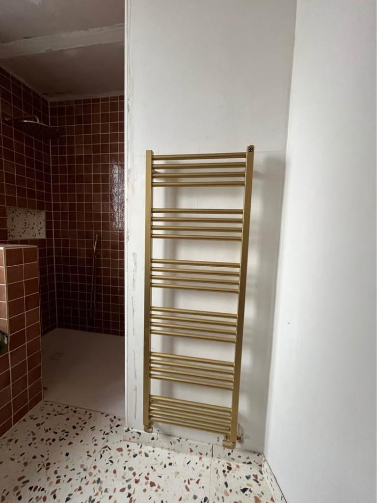 handdoekdroger messing/goud Crosswater MPRO, Bricolage & Construction, Chauffage & Radiateurs, Comme neuf, Radiateur, 500 à 800 watts