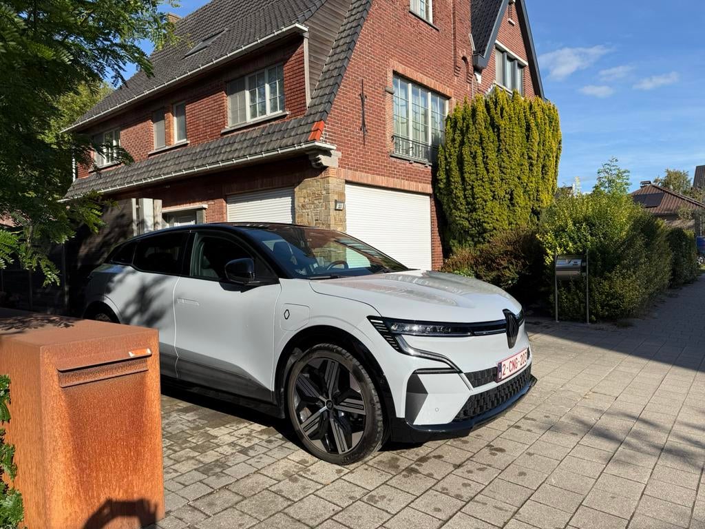 Renault Mégane E-Tech EV60 Iconic – Full option – 22.700 km, Auto's, Renault, Particulier, Mégane, 360° camera, ABS, Achteruitrijcamera