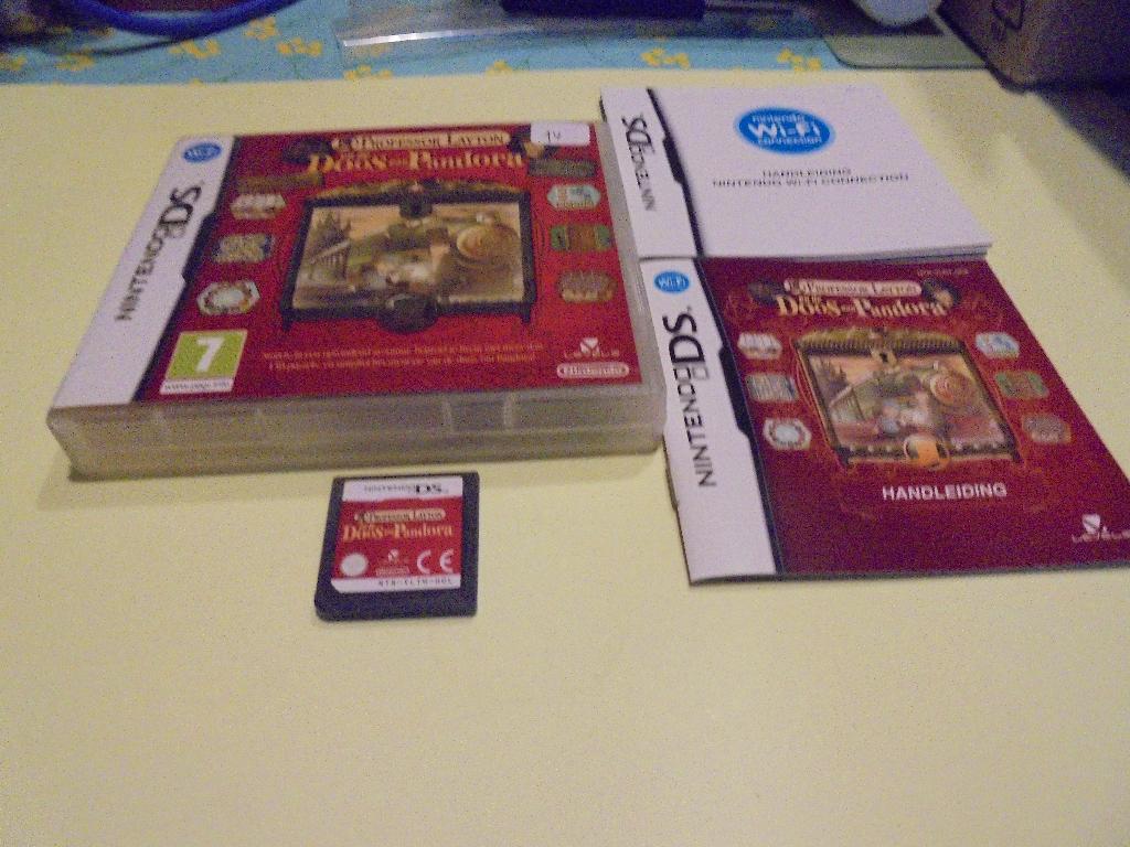 Nintendo DS Professor Layton Doos van Pandora (CIB), Games en Spelcomputers, Games | Nintendo DS, Verzenden, Zo goed als nieuw
