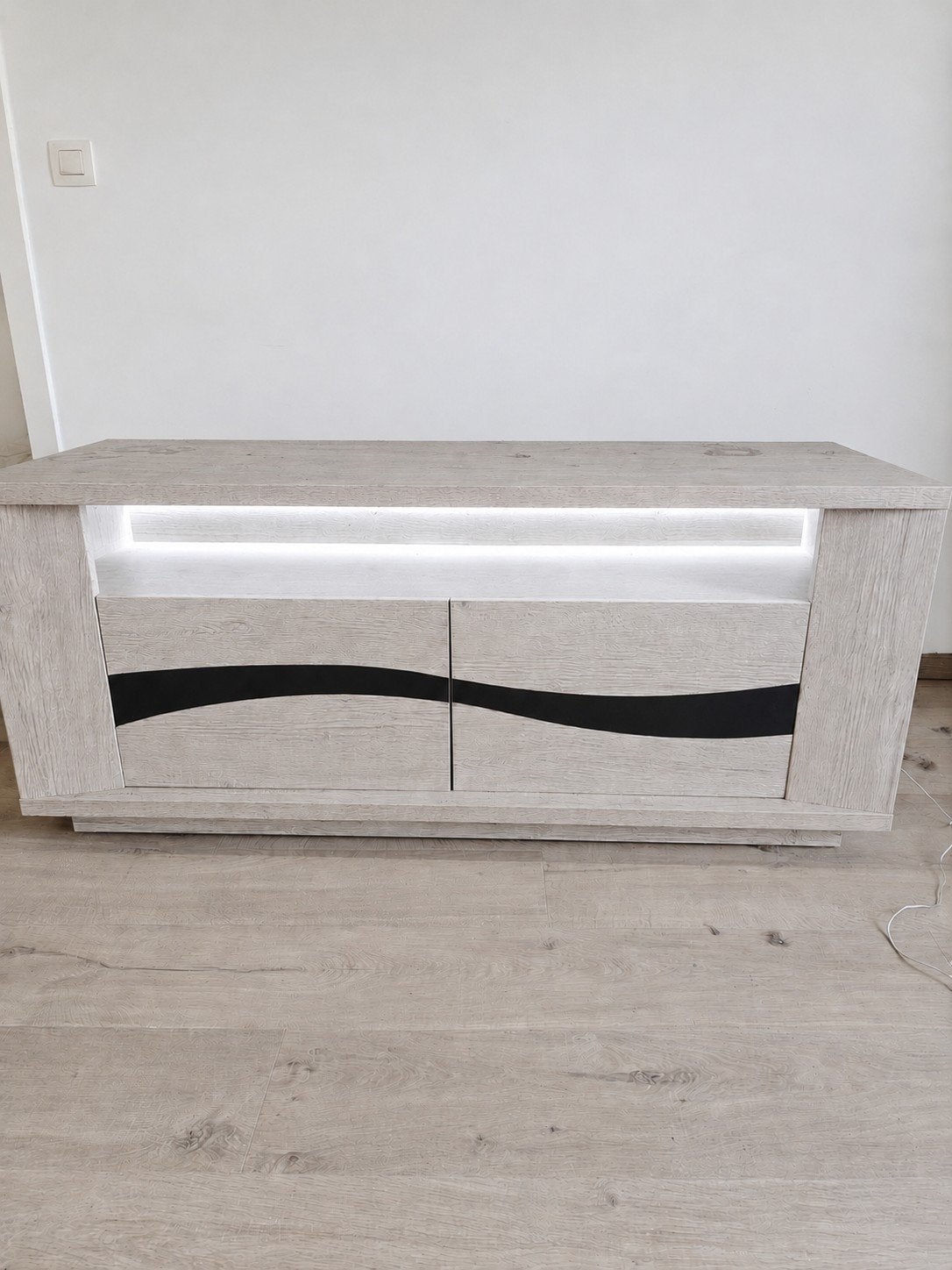 TV-kast met ingebouwde LED-verlichting, Huis en Inrichting, Kasten | Overige, Ophalen