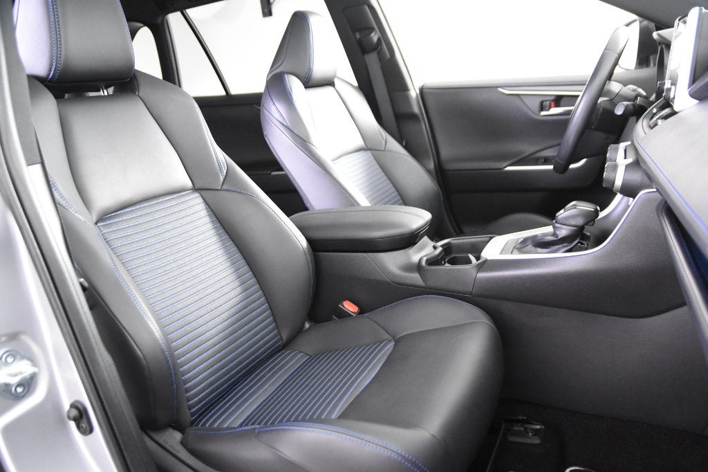 Toyota RAV 4 2.5 Hybrid Bi-Tone *1ste Eigenaar*Panoramadak*, Automaat, 4 cilinders, 2487 cc, Leder