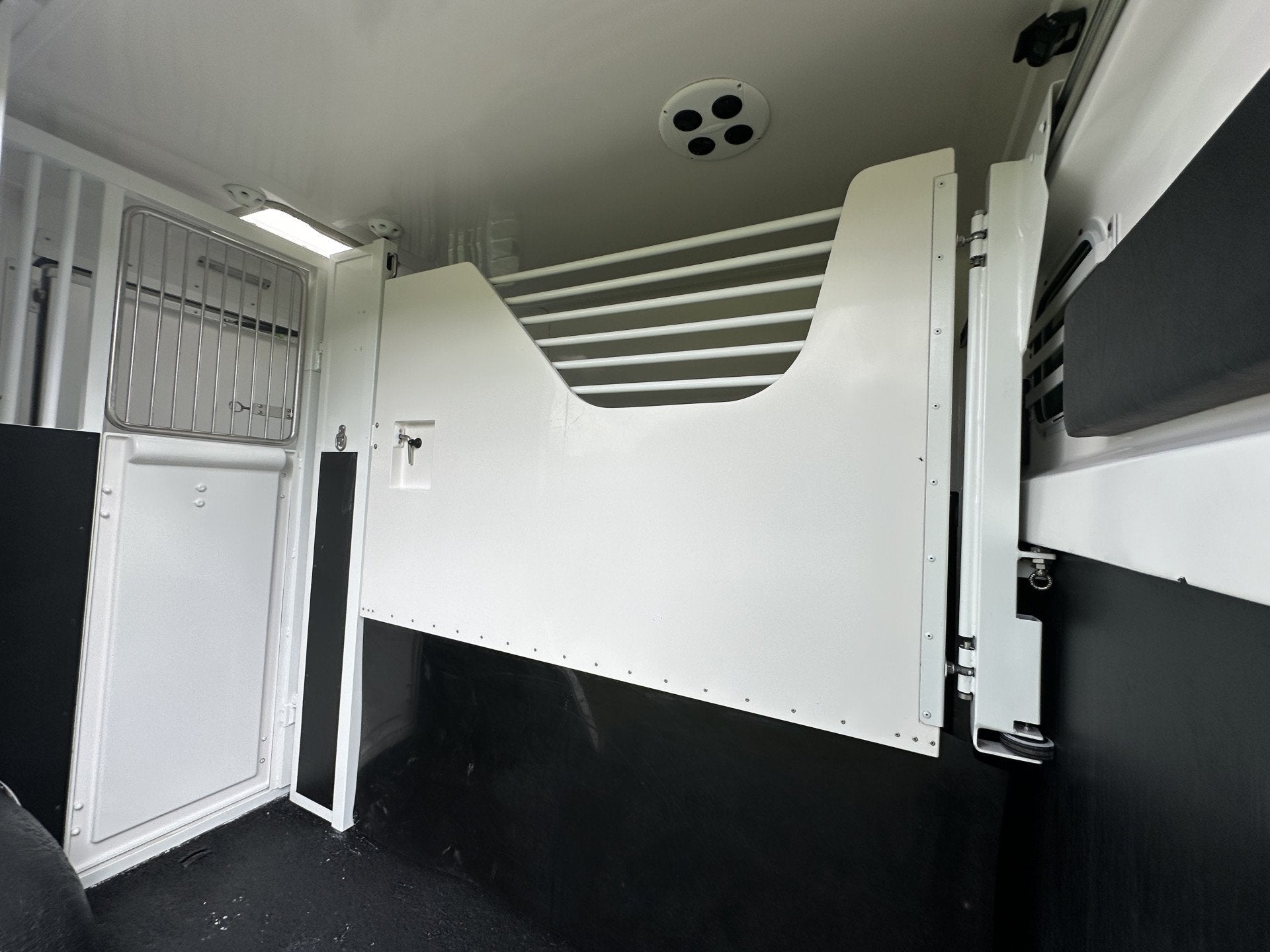 Renault Master BARBOT 2-paards paardenvrachtwagen dubbel cab, Dieren en Toebehoren, Gebruikt, Info@hulshof-trading.nl, Overige typen