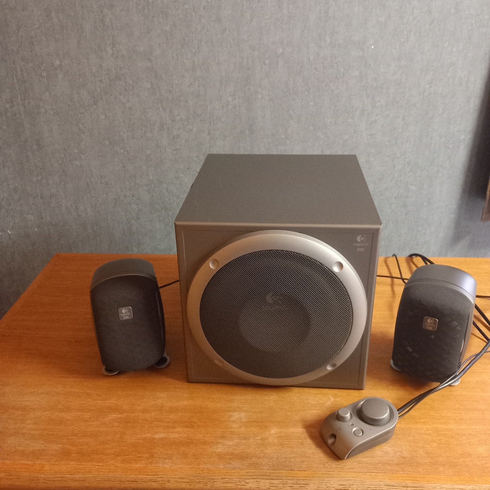 Logitech boxen en subwoofer, Ophalen, Zo goed als nieuw, Logitech