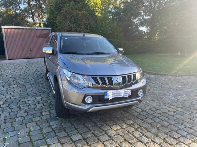MITSUBISHI L 200 2.4 CABINE DOUBLE INTENSE, Argent ou Gris, Achat, Boîte manuelle, Entretenue par le concessionnaire