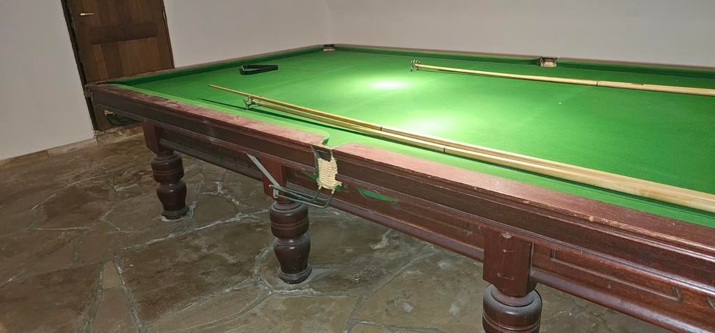 Westbury Billiard, Ophalen