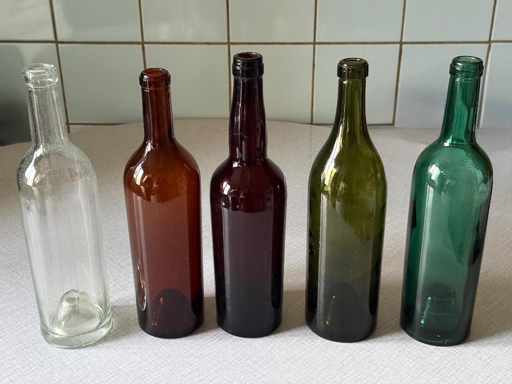 Bouteilles de vin vides, Enlèvement, Comme neuf