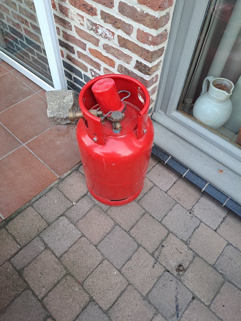 Oplaadbare gasfles, Ophalen, Zo goed als nieuw