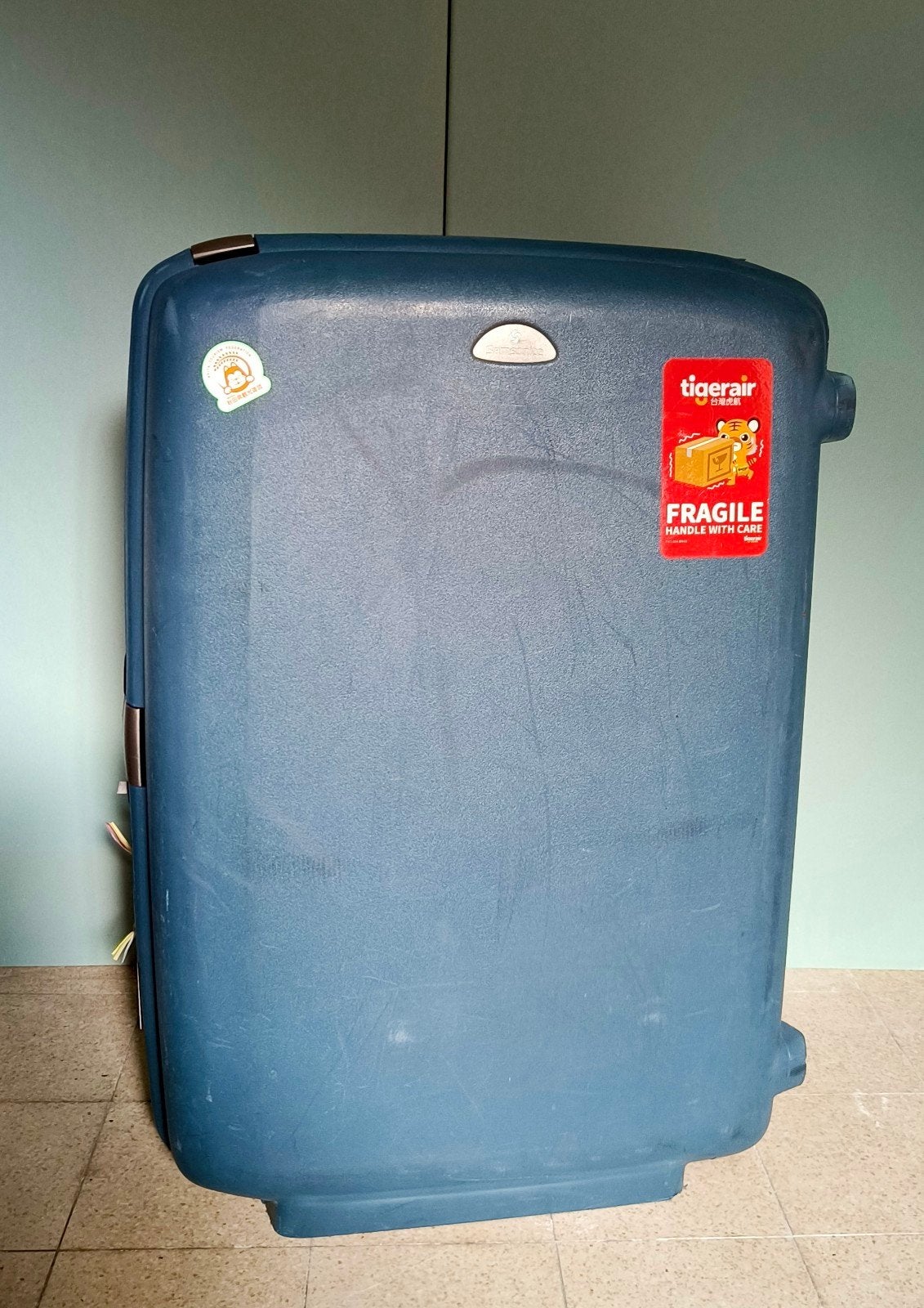 Valise à roulettes Samsonite en bon état, Enlèvement ou Envoi, 70 cm ou plus, Plastique dur, 45 à 55 cm