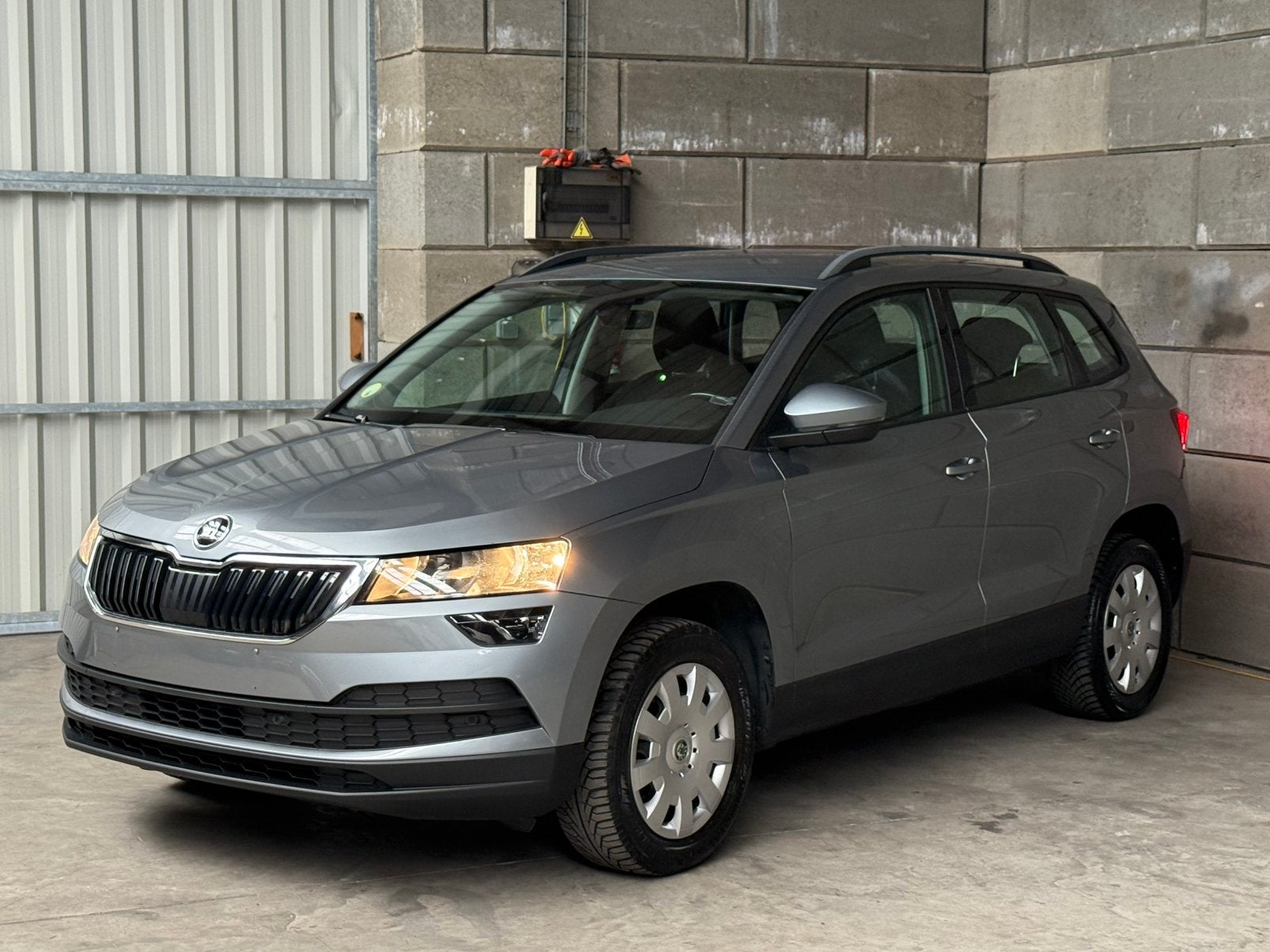 Skoda Karoq 1.6 TDI, Autos, Skoda, Argent ou Gris, Achat, Euro 6, Boîte manuelle